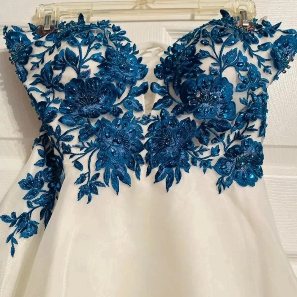 Prom Dress - Picture 2 of 6